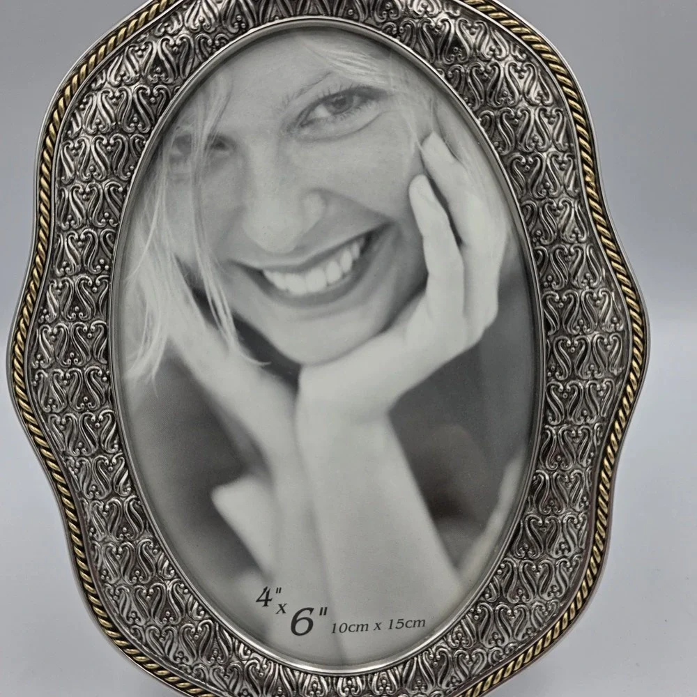 Silver‎ Ornate Oval Picture Frame 7.5